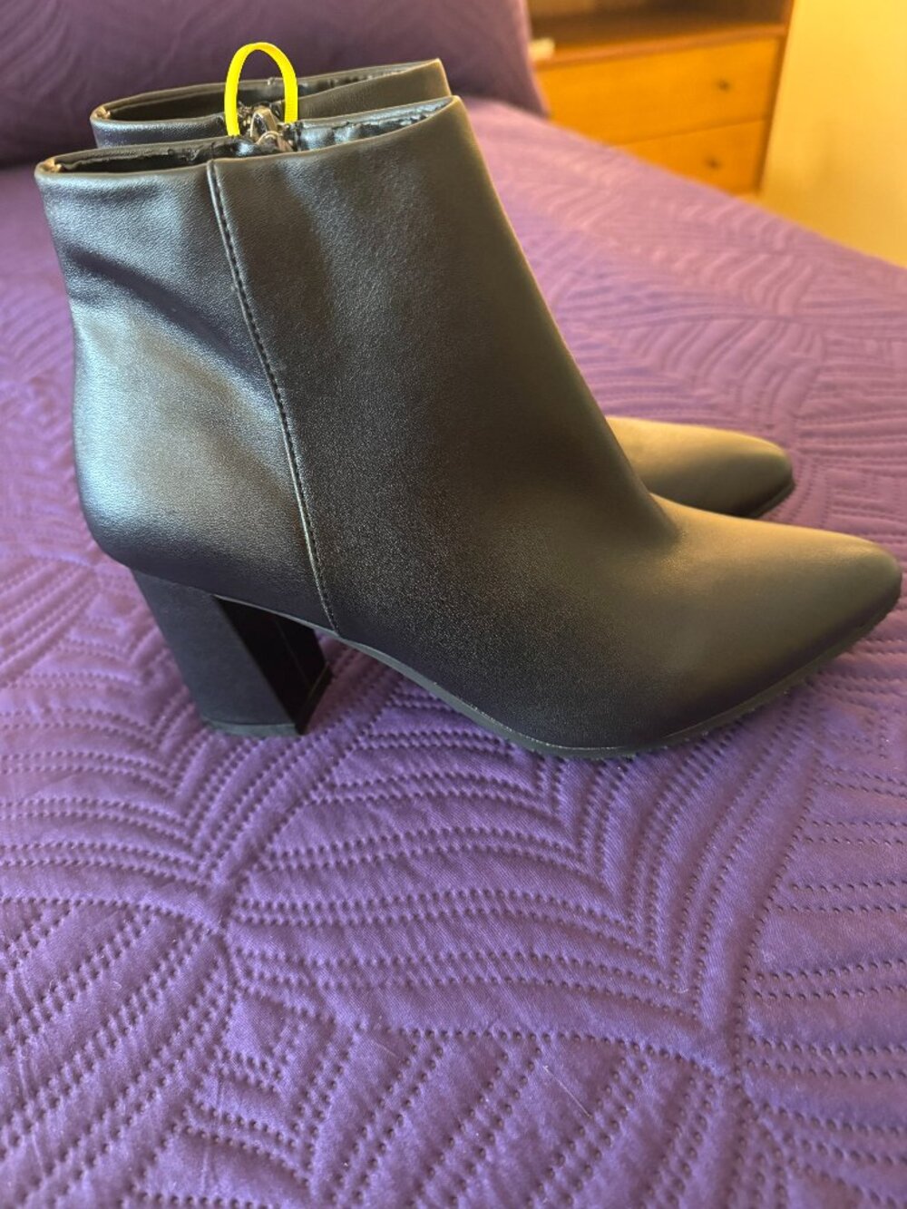 Ladies size 7M Aqua College Waterproof Leather Boots